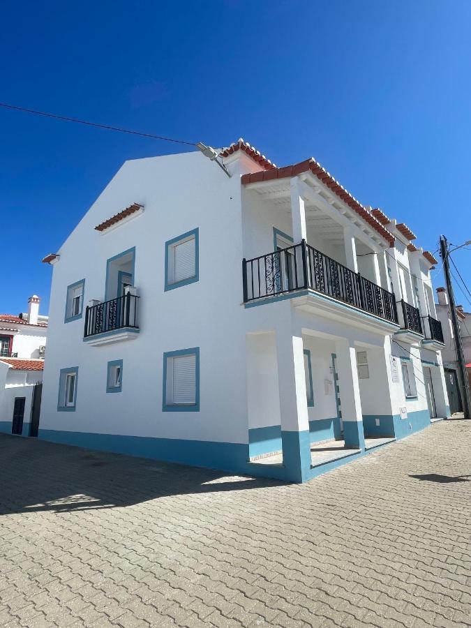 Отель Alojamento Sudoeste Замбужейра-ду-Мар Экстерьер фото